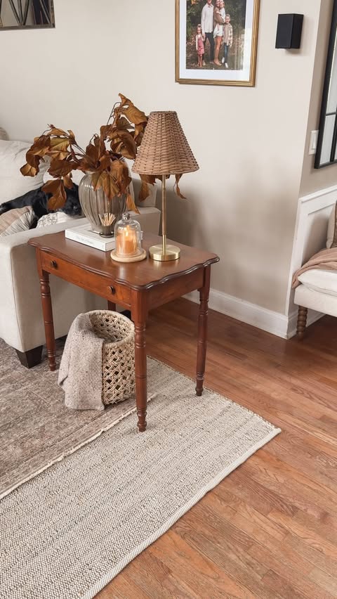 Instagram post by @khuff_home for Rugs USA. Caption reads: [...] bio! 🔗 #homeinspo4you #cozyhomedecor....