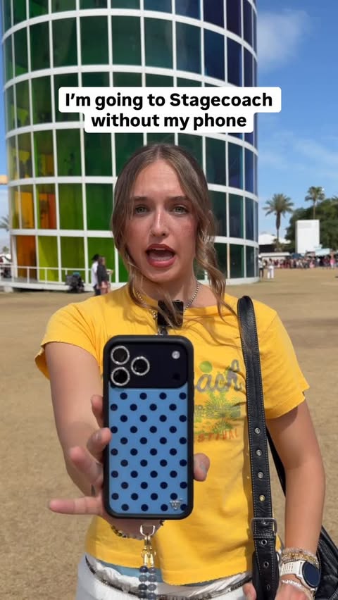 Instagram post by @fulltimefangirl for Coca-Cola. Caption reads: [...] a music festival WITHOUT my phone 😳📱....
