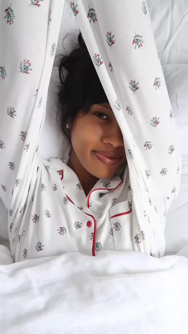 Instagram post by @chikimvo for Erno Laszlo. Caption reads: [...] much easier this holiday season with Erno....