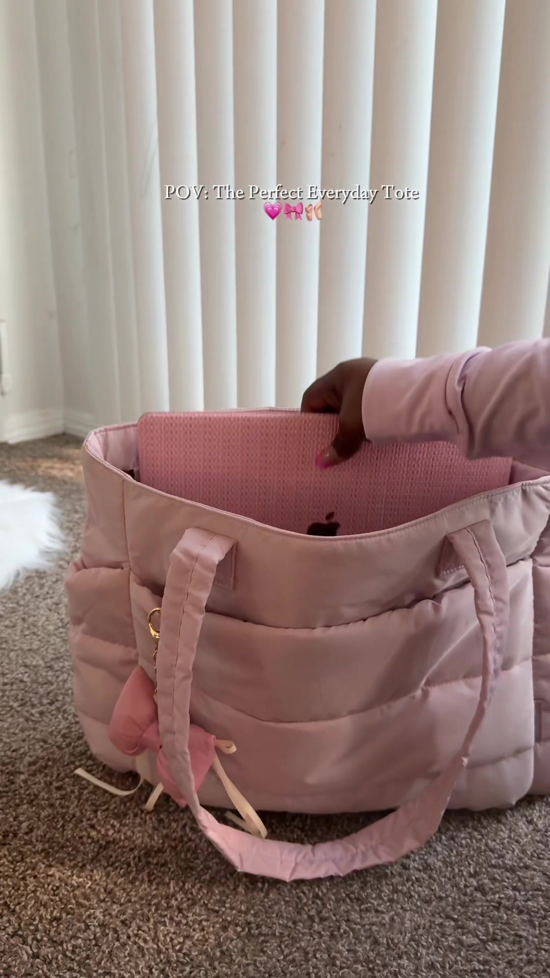 TikTok post by @amazing.marisss for Bagsmart. Caption reads: [...] this bag has is soooo amazing.....