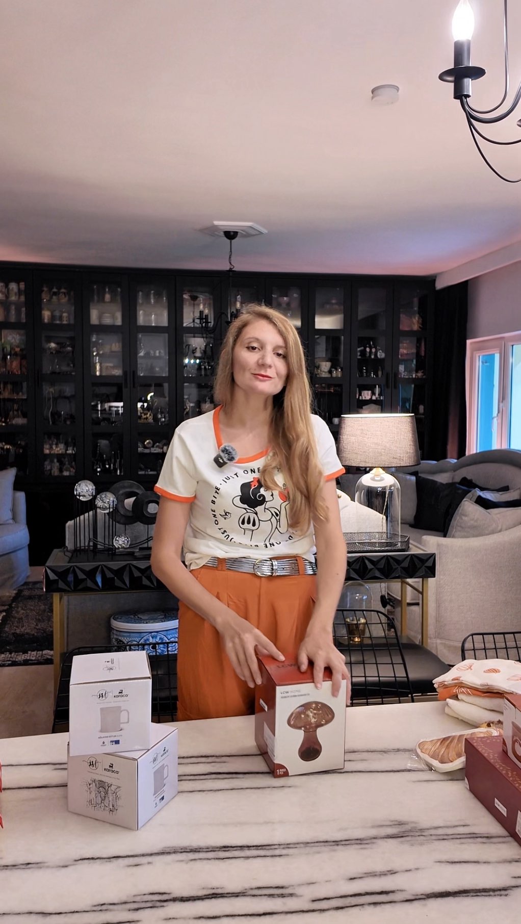 Instagram post by @tipsforlifestyle for Karaca Home. Caption reads: Sonbahar mevsimine girer girmez, tematik....