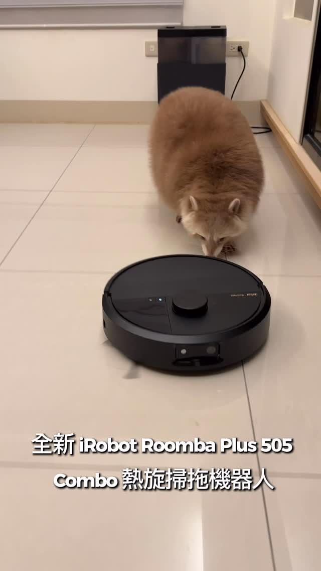 Instagram post by @uni_raccoon for iRobot. Caption reads: 【iRobot Roomba Plus 505 Combo 熱旋掃拖機器人】—....