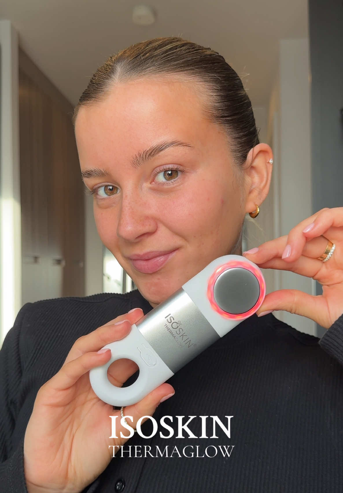 TikTok post by @elliepurvis for ISOCLEAN. Caption reads: Trying the new thermaglow @ISOCLEAN 🫧 4-in-1 tool....