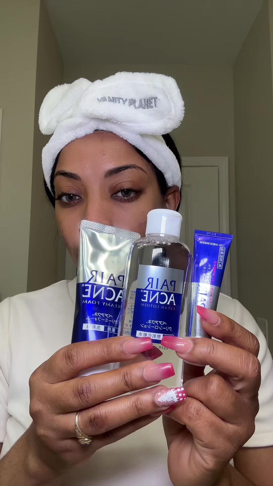 TikTok post by @poochielvz for Osaka Ebisu. Caption reads: [...] #AcneScarReduction #TikTokBeauty @Osaka....