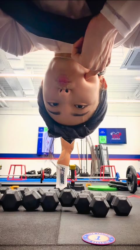 Instagram post by @jihaeiet for F45 Training. Caption reads: ⠀ Filming alone = impossible ☺️ 운동 영상 혼자 찍기... 📍....