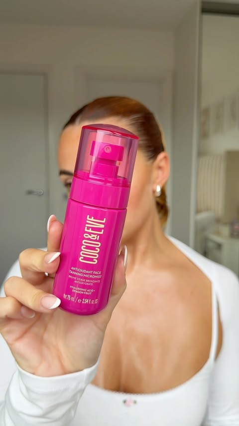Instagram post by @glowbysophs for Cocoandeve. Caption reads: [...] has over me is insane ☀️ ad @cocoandeve....