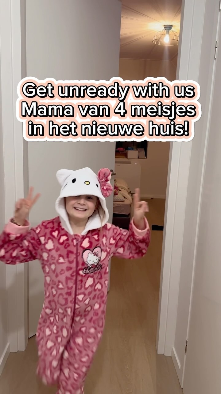 Instagram post by @kellycaresse for Kruidvat. Caption reads: 🌸 Get unready with us! Avondroutine met de zusjes....