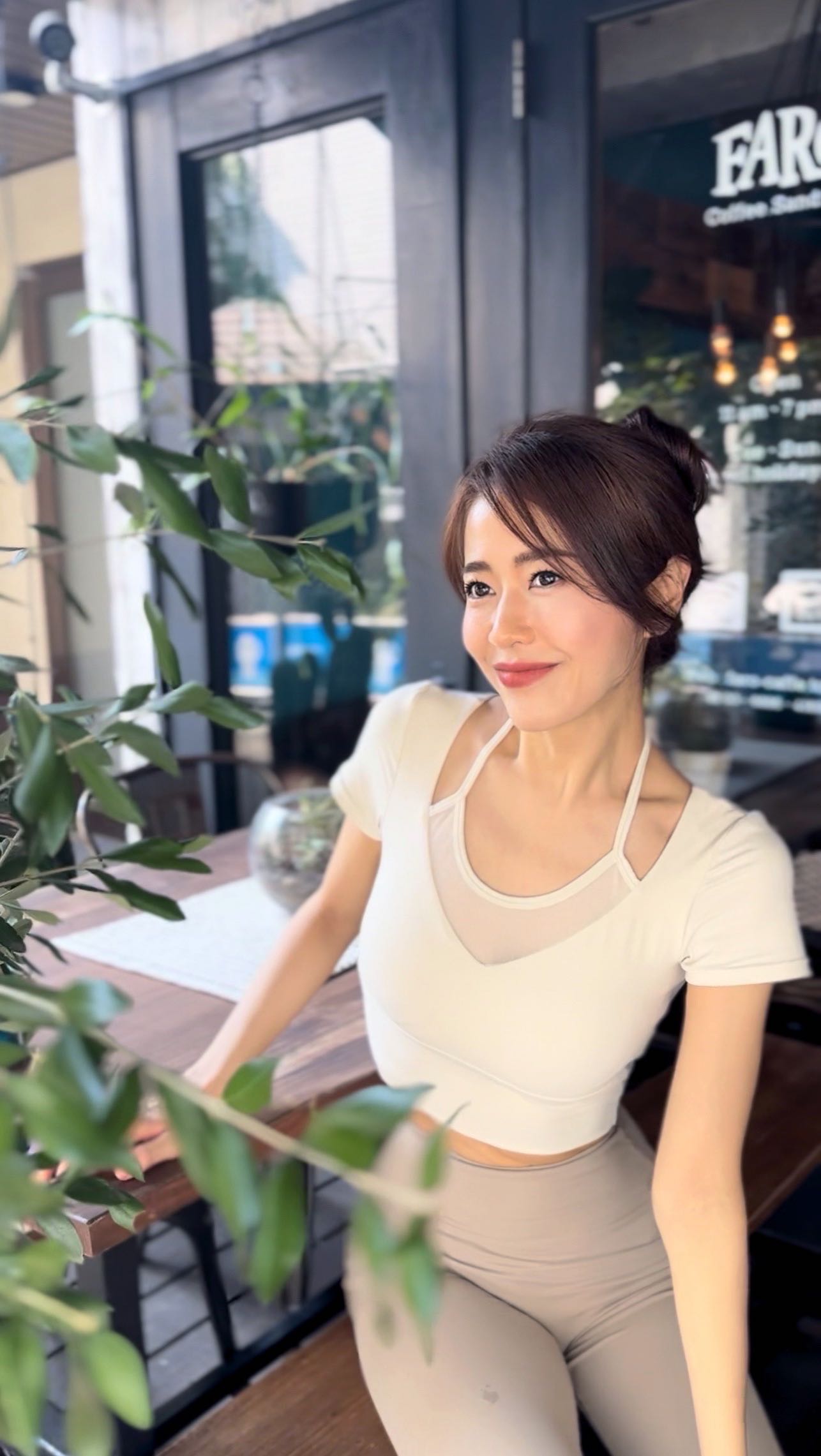 Instagram post by @shiroancoco for Yomoment. Caption reads: ・ @yomoment_official の新作ウェア🤎 [...].