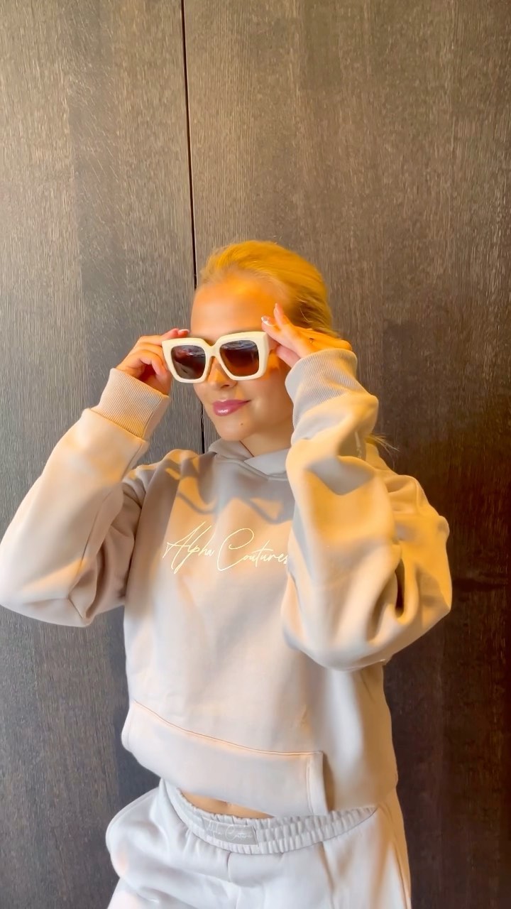 Instagram post by @_anasteline_ for OUTFITBOOK. Caption reads: Getting ready for chill time with @alphacoutures....