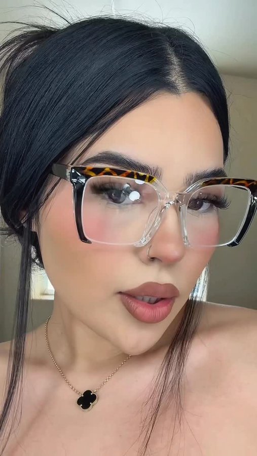 Instagram post by @glowing_cee123 for Zeelool. Caption reads: ✨🤓🖤 @zeelool use code glowing 💋 

Misty ,....