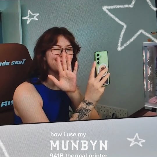 Instagram post by @vauliys for Munbyn. Caption reads: [...] colours I use in my art?? ☠️ Sooo when....