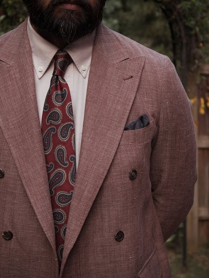 Instagram post by @harandoesthings for Proper Cloth. Caption reads: I’ve been reaching for this Portofino linen blend....