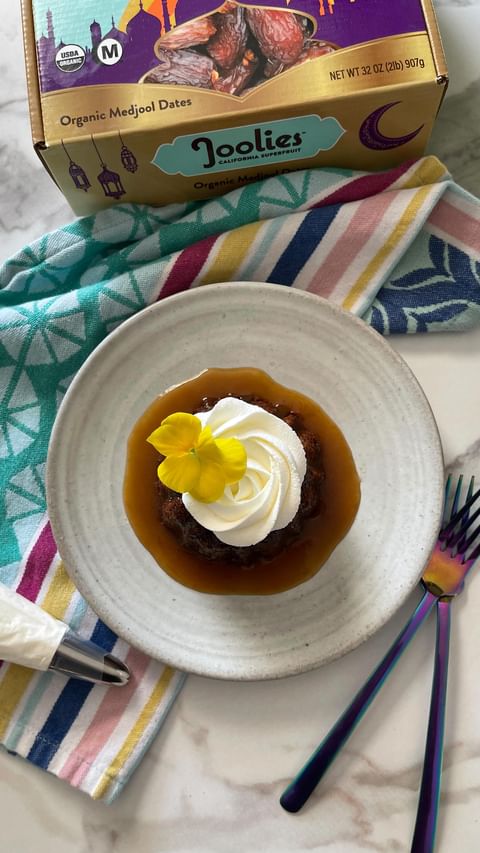 Instagram post by @amandasplate for Joolies. Caption reads: Sticky toffee pudding with @jooliesdates ✨🌸 makes....