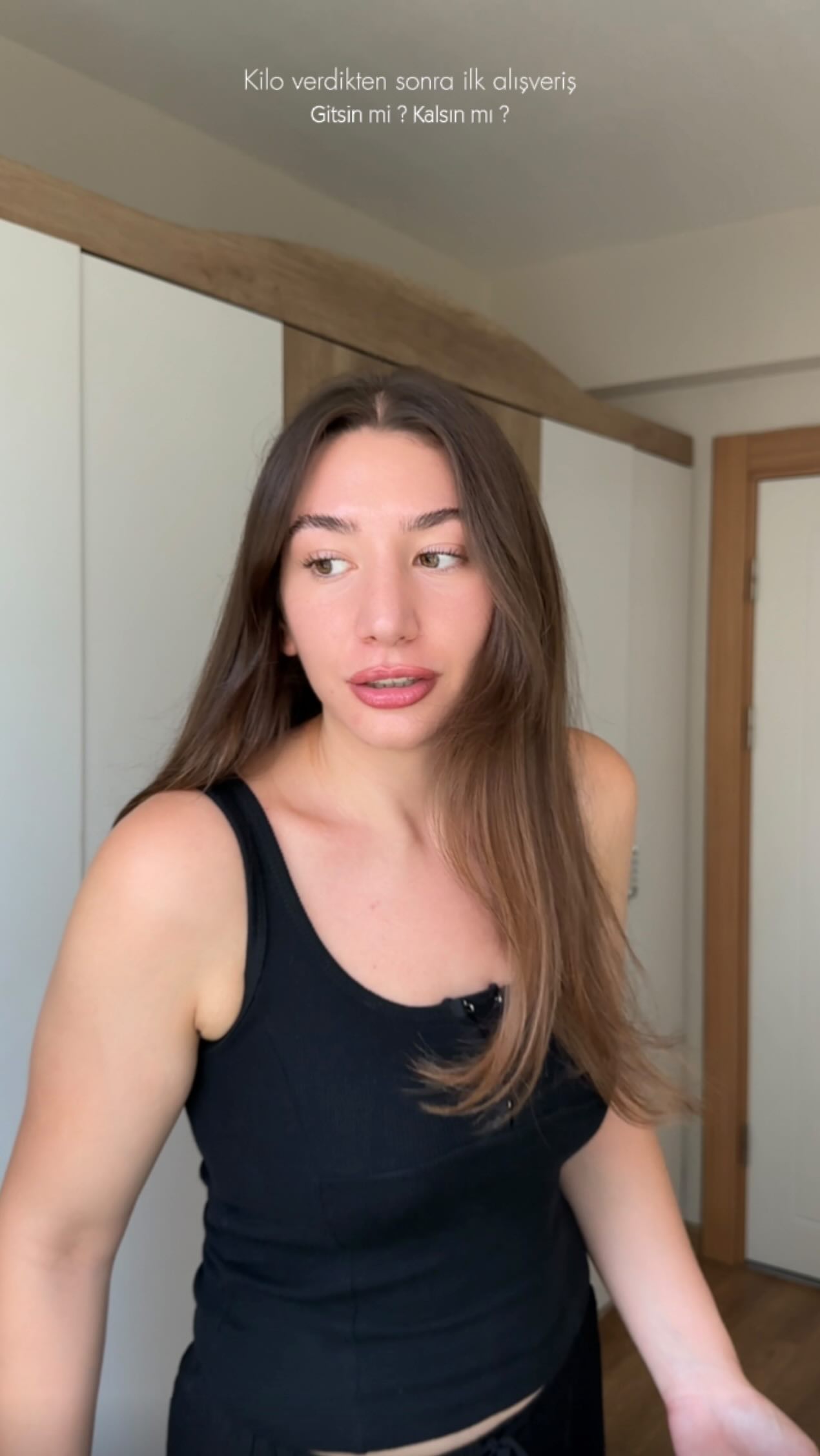 Instagram post by @ozgee.aaslann for Forever21. Caption reads: [...] aklıma 😂 Markalar @zara @forever21tr....