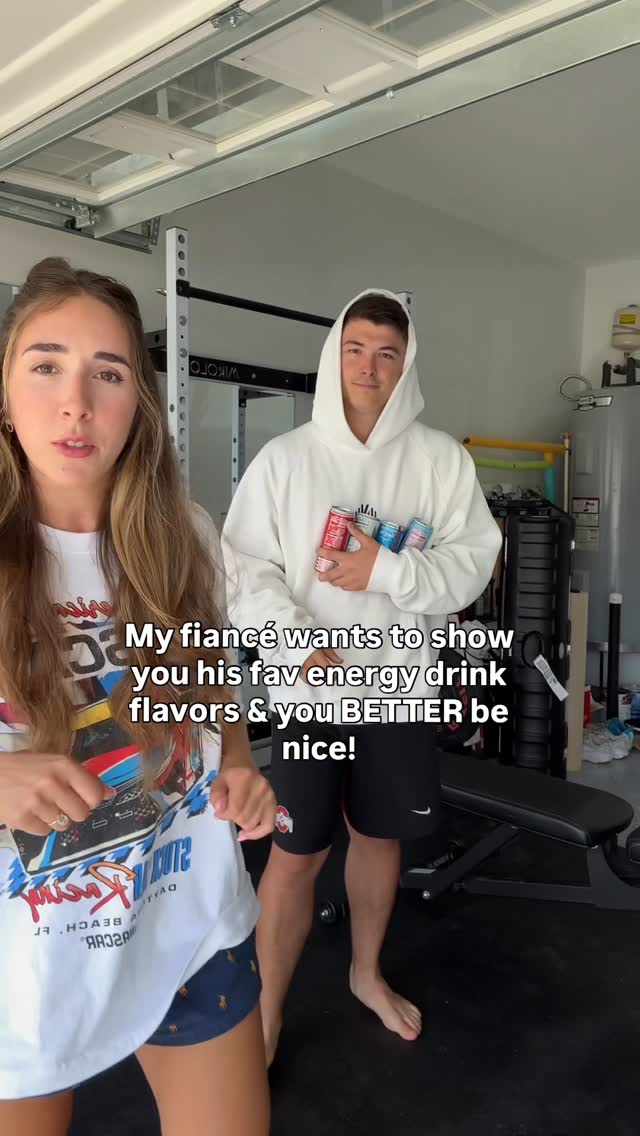 Instagram post by @juliexfit for Us Drinkaccelerator. Caption reads: (Giveaway closed!) Leave a nice comment!!!!!....