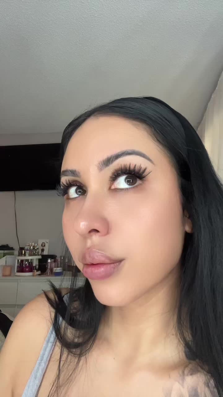 TikTok post by @laprofenoriii for VAVALASH. Caption reads: It’s lash day 💕 @wosheer__my #lashday....
