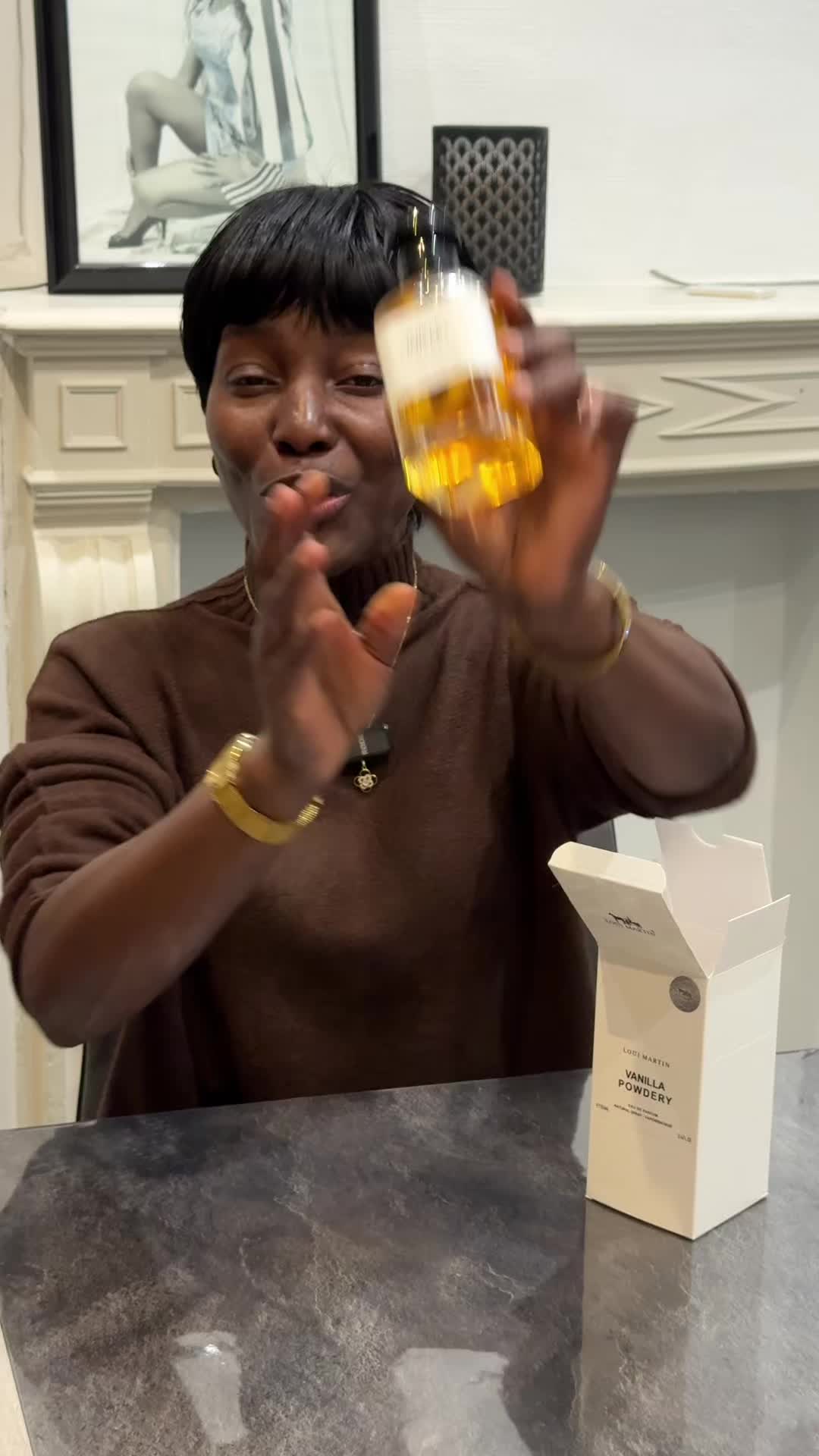 TikTok post by @carpenstyle for Aprizo. Caption reads: Ce parfum Aprizo - Vanilla Powdery 100ML de chez....