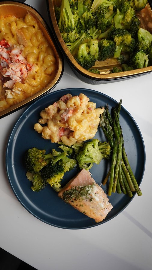 Instagram post by an influencer for Wegmans Food Markets. Caption reads: Let us put you on to @wegmans Gold Pan Meals! The....