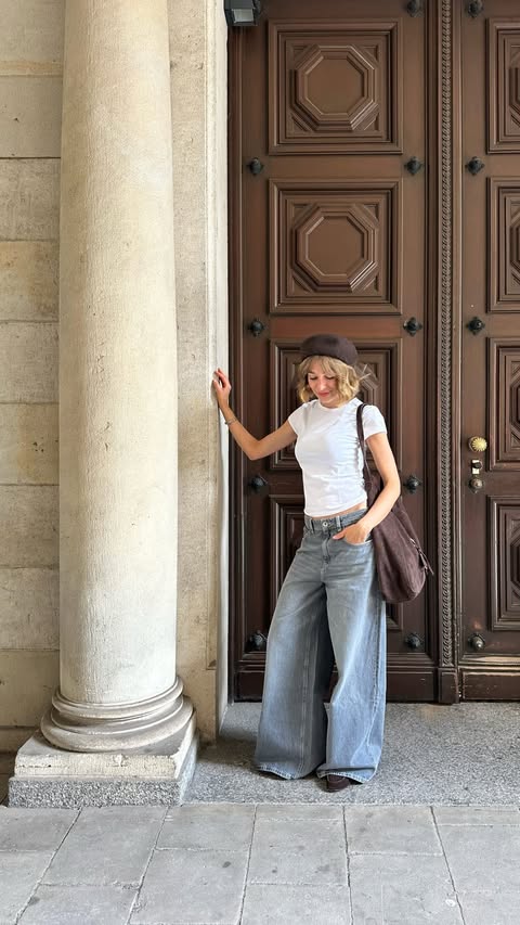 Instagram post by @rebekkahassing for Reserved. Caption reads: my new favorite baggy jeans @reserved *anzeige....
