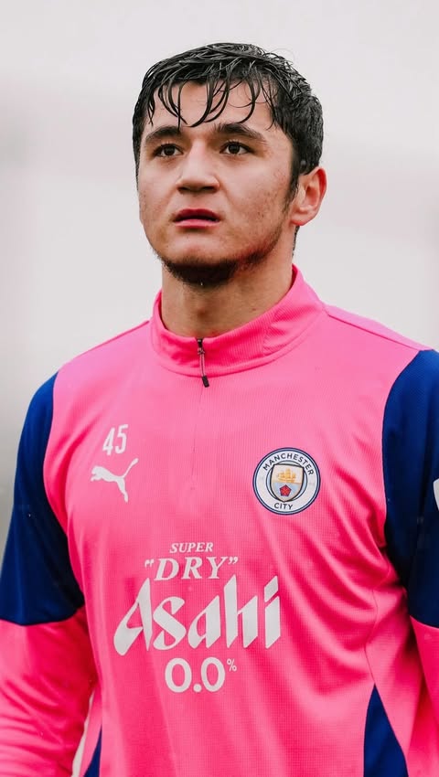 Instagram post by @davronfayziev_official for Manchester City. Caption reads: Тахминлар борми? 😉 @mancity.