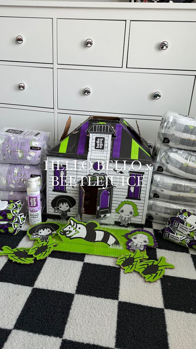 Instagram post by @jassn2 for Hello Bello. Caption reads: [...] Beetlejuice Beetlejuice 🪲🪲🪲
Ahhh,....