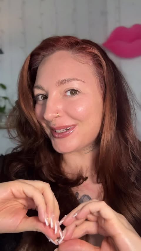 Instagram post by @amy.lynnc for DRMTLGY. Caption reads: [...] line up:
@froyaorganics anti age and glow....