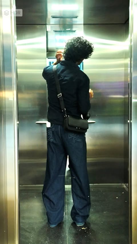 Instagram post by @1tinx for BBlunt. Caption reads: [...] that works even on the move.

Switch to....