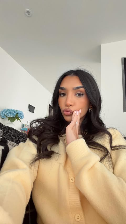 Instagram post by @saffiekhan_ for Selfridges. Caption reads: [...] @morphebrushes_uk @theofficialselfridges....