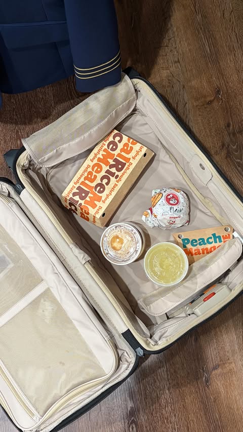 Instagram post by @estherinclouds for Jollibee. Caption reads: [...] satisfied❤️ no one does chicken like....