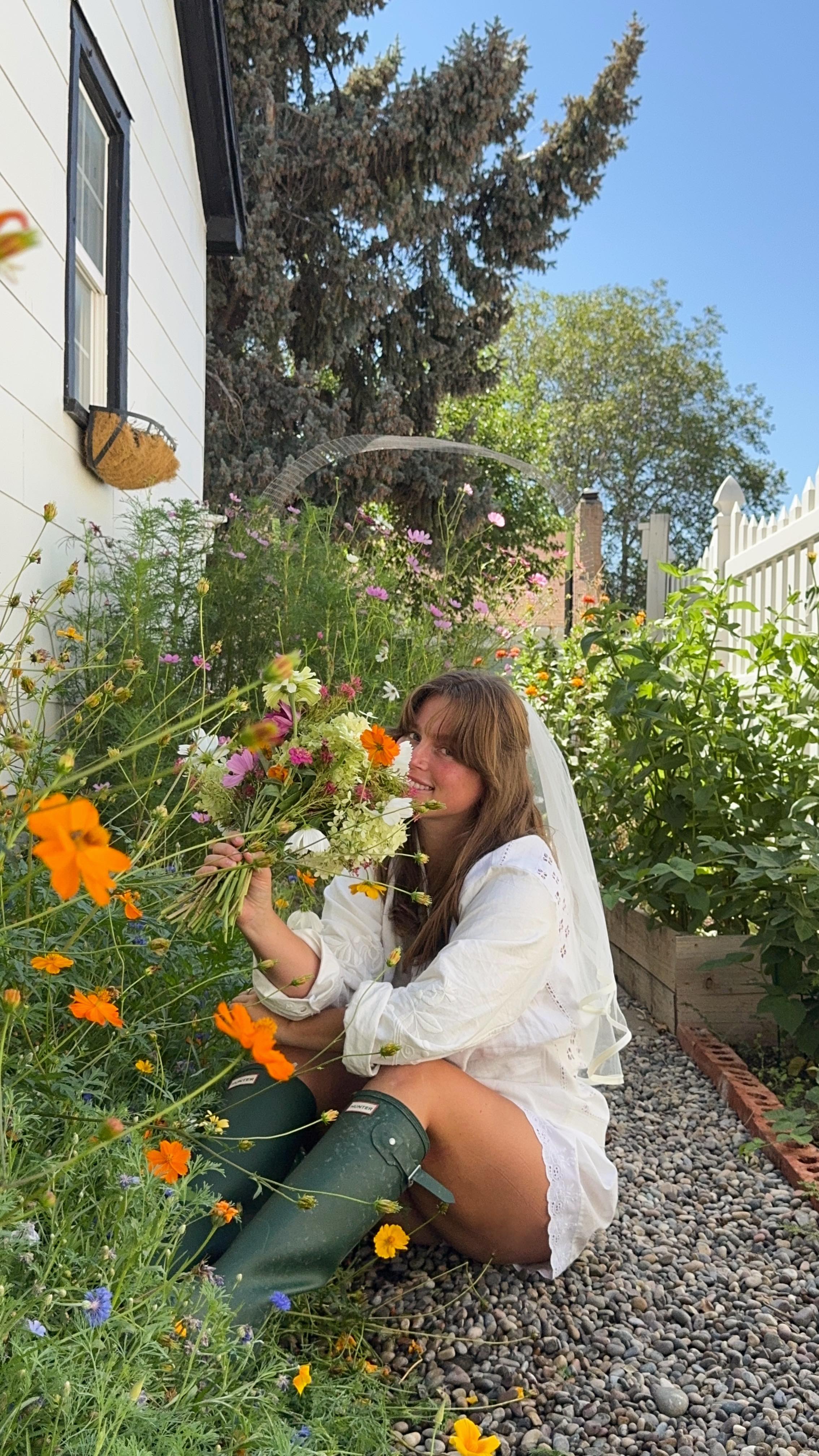 Instagram post by @apkipps for Ferry-Morse. Caption reads: [...] with flowers I grew in my garden from....