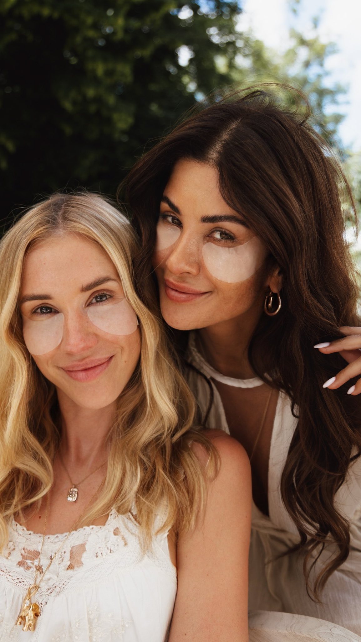 Instagram post by @fusunlindner for SENSAI Cosmetics. Caption reads: Ad/Werbung
Bestie time well spent 👯 From coffee....