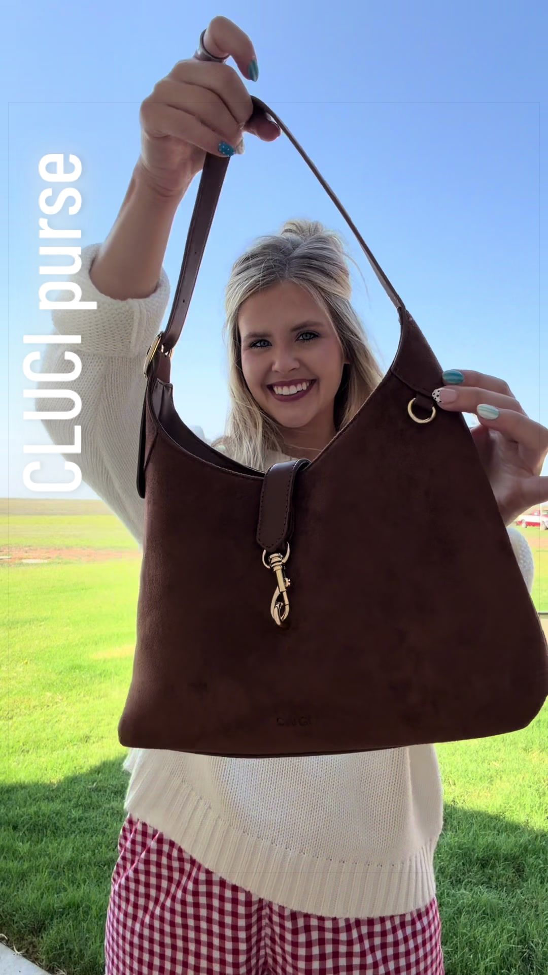 TikTok post by @halle.hunsaker for CLUCI. Caption reads: this color is soooo pretty too🥰 #cluci #purse....