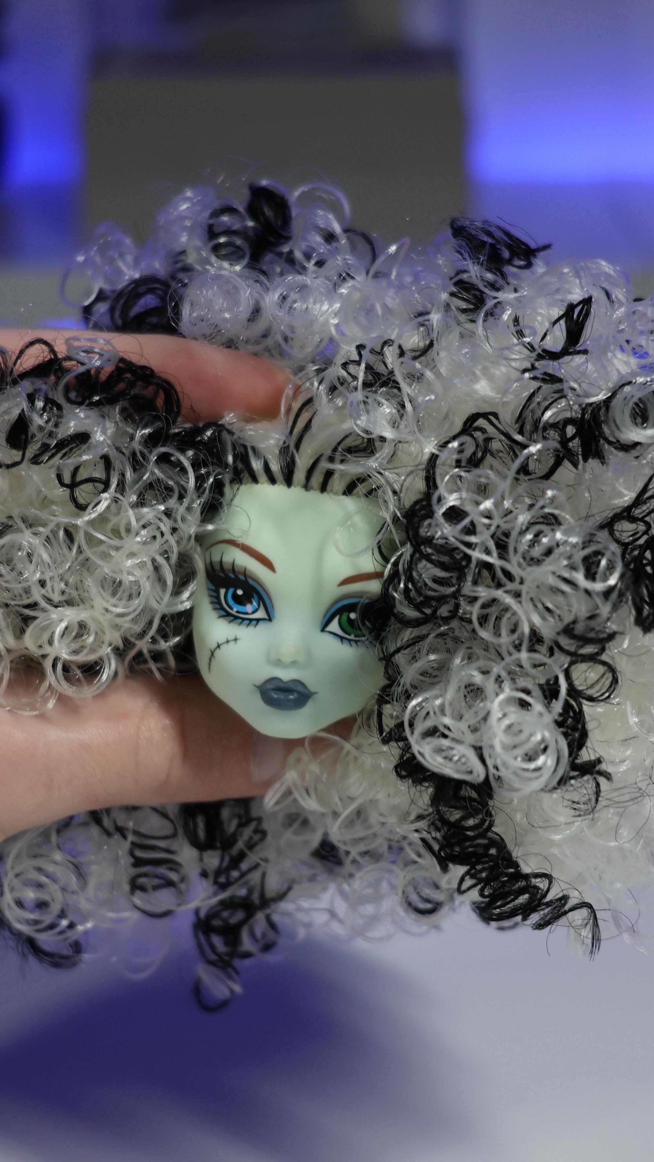 Instagram post by @zombiexcorn for Monster High. Caption reads: Wonky queef 😌

#reels #explore #monsterhigh #doll....