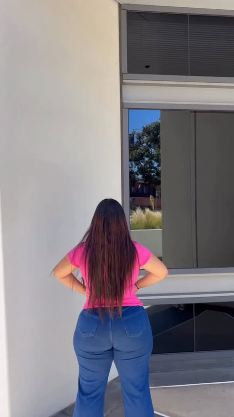 Instagram post by @mayra_zelaya_ for PUMIEY. Caption reads: @pumiey.us 💕 Top : 🔗 in bio 🛍️ #reels [...].