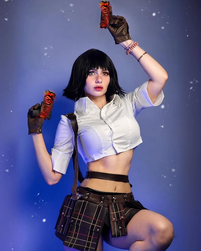 Instagram post by @conejito0azul for Miccostumes. Caption reads: [...] TOYS⚠️ ⚠️FAKE PROPS⚠️ Costume and wig....