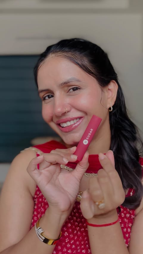 Instagram post by @geetmahirana for ThePinkPantherCo. Caption reads: Festive look, glossy lips & that perfect....