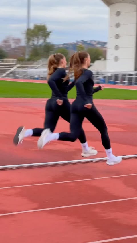 Instagram post by @marsha_du_ for Adanola. Caption reads: [...] with a friend>>> 
New seamless outfit....