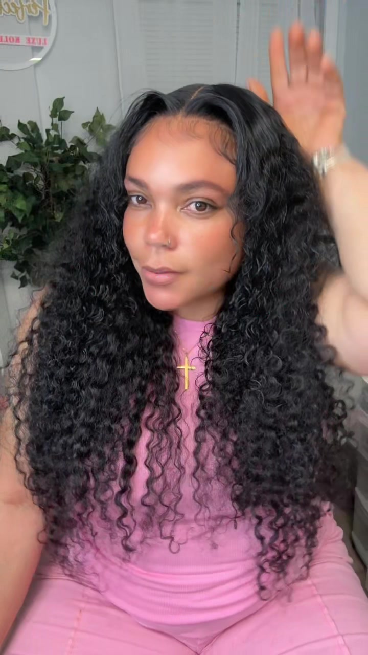 TikTok post by @shannablack3 for Sterly Hair. Caption reads: [...] kind of look, this is the one....