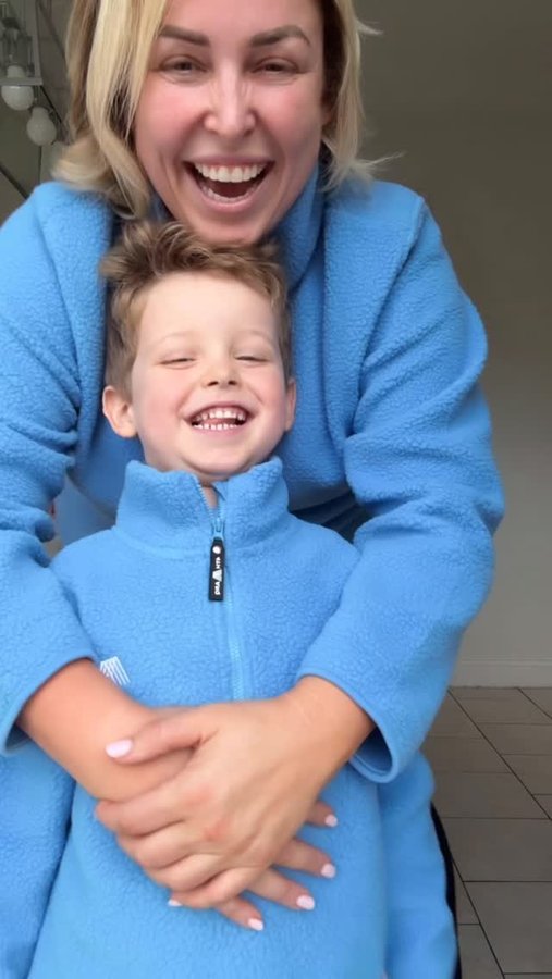 Instagram post by @sineadscurvystyle for 4TH ARQ. Caption reads: [...] will return this November 🙌🏻

#gift....