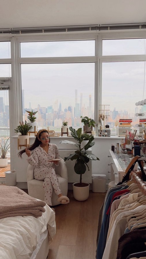 Instagram post by @explorewithdasom for Her Campus. Caption reads: $0 Sol de Janeiro Popup...🤫🧡....