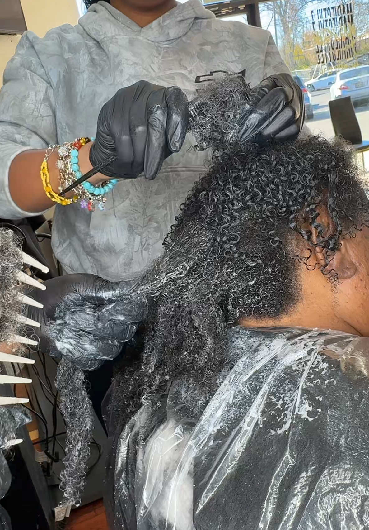 TikTok post by @hiiki_hair for Cécred. Caption reads: [...] Partner @Miyah products used @Influance....