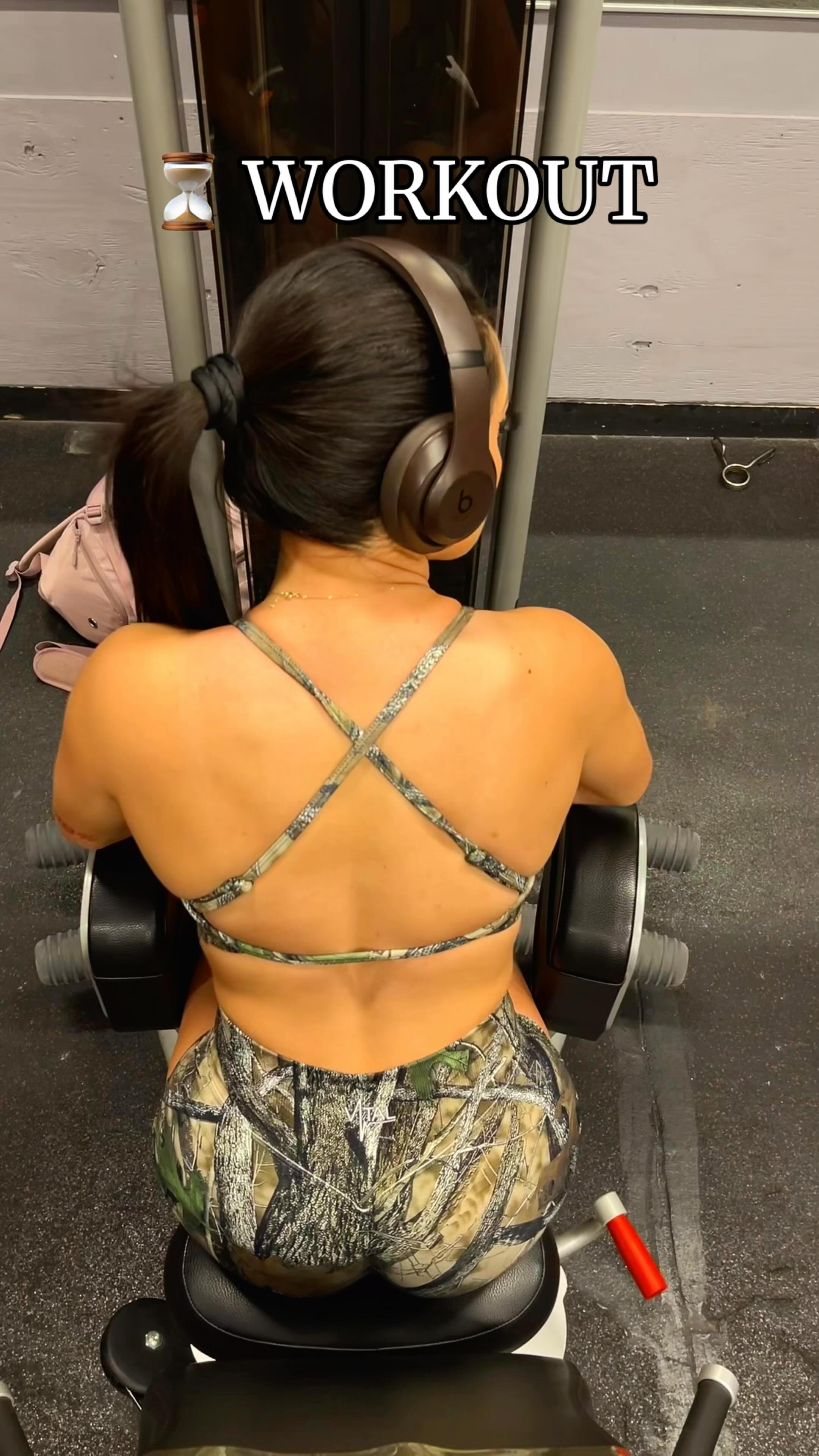 Instagram post by @mag.she for Vital Apparel. Caption reads: Sunday Workout With @vital_apparel....