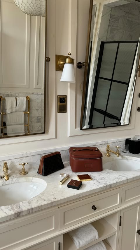 Instagram post by @ooliviamiller for MINT VELVET. Caption reads: [...] links 💌 outfits of the week wearing....