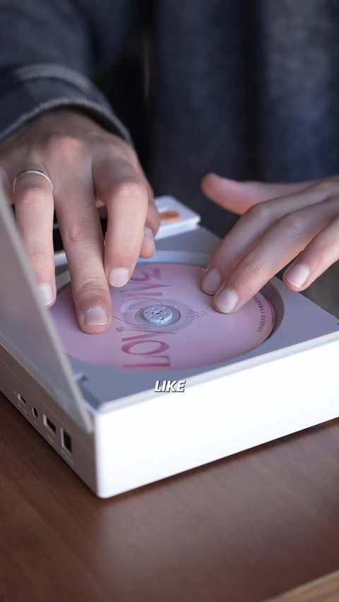 Instagram post by @derjotech for Temu. Caption reads: [...] the nostalgia ! 

🔴 Search code kcr6537 on....