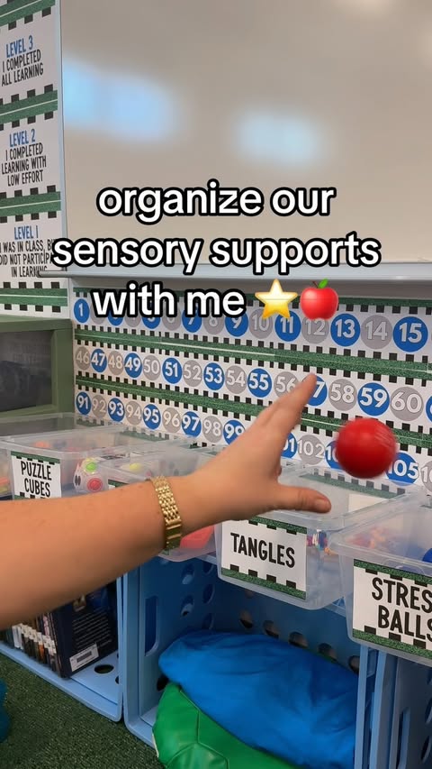 Instagram post by @lipsticklittles for Sterilite. Caption reads: [...] Less searching. More teaching.....