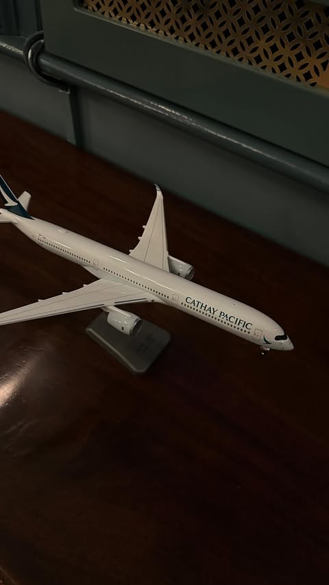 Instagram post by @dilbaghgill for Cathay Pacific. Caption reads: [...] 🎭✨
London Palladium. Thank you, Cathay....