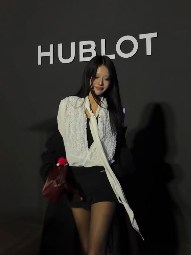 Instagram post by @imsohe_e for Hublot. Caption reads: @HUBLOT Night ✨💜 #HUBLOT #위블로 #위블로서울.