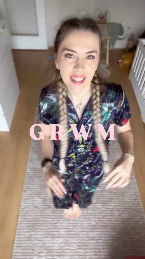 Instagram post by @melikekabadayii for Penti. Caption reads: PINK MOOD 💖 #grwm #outfit #pink #reklam.