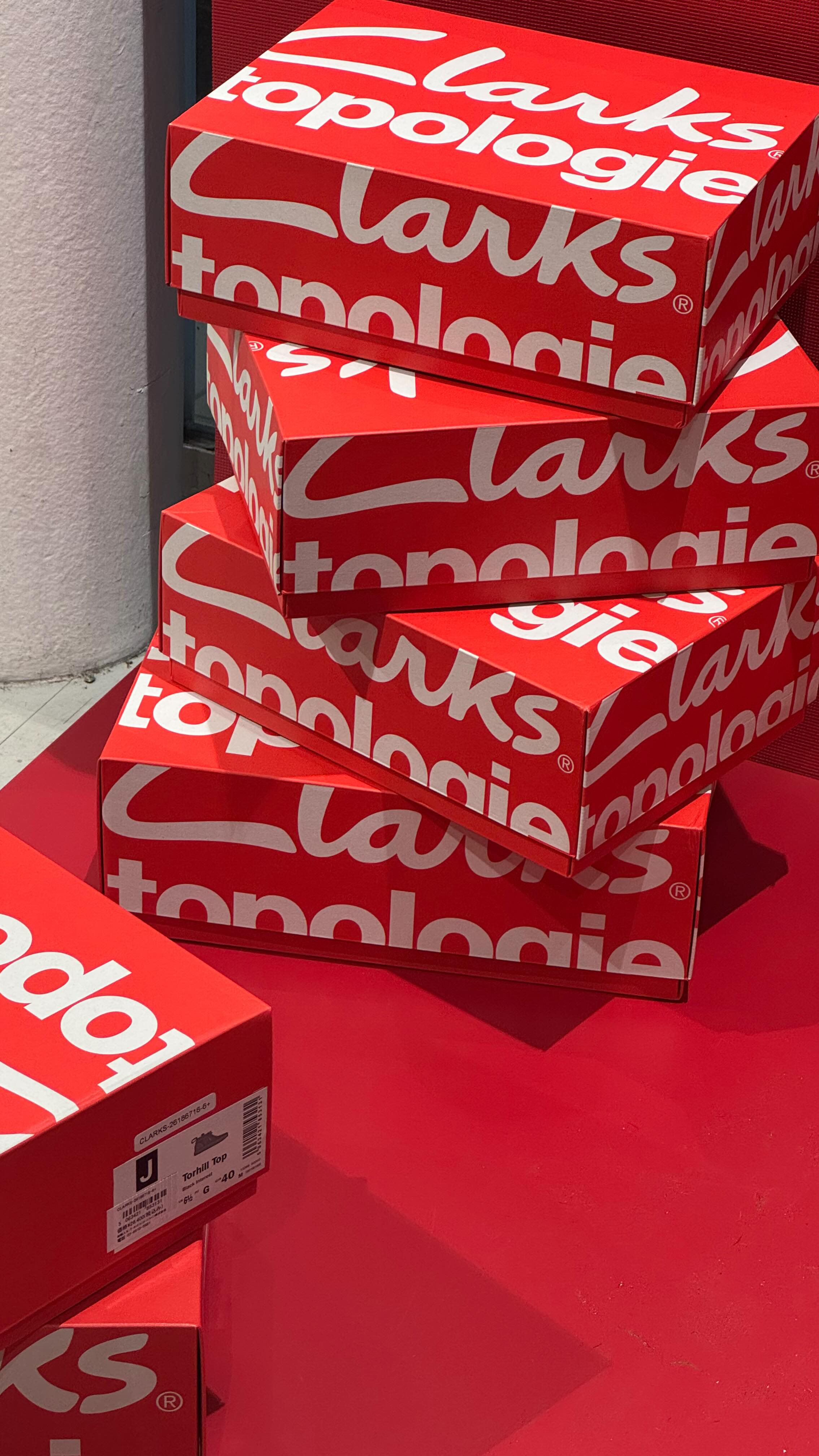 Instagram post by @chiaki_shimoyama for Clarks Originals. Caption reads: @clarksoriginals × @topologie.jp 

MACRAME....