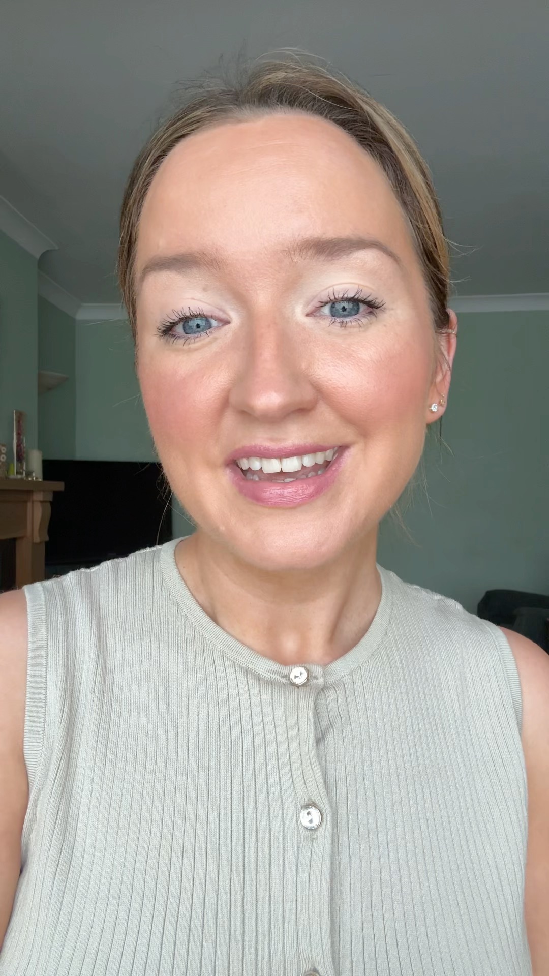 Instagram post by @rosegallagher for Eau Thermale Avène. Caption reads: Redness skincare recommendations ✨

Here are some....